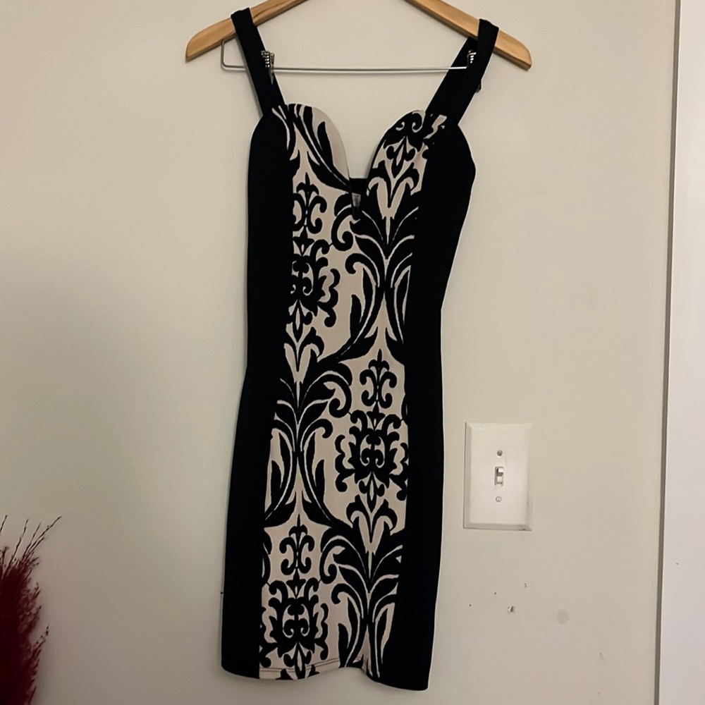 Off white and black design dress